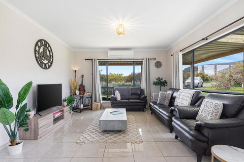 Morningside Farm House With Mountian Views... - Accommodation Yamba 2