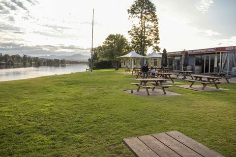Moruya Waterfront Hotel Motel - Accommodation Yamba 0