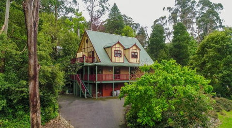 Mountain Lodge - Accommodation Yamba 0