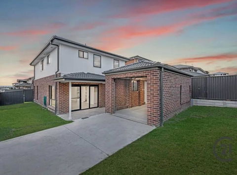 New 5 Bedroom House In Rousehill - Accommodation Yamba 0