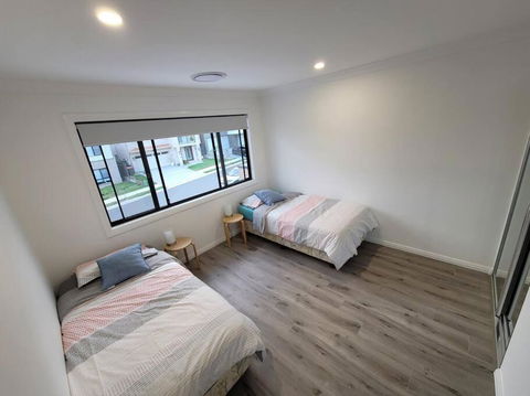 New 5 Bedroom House In Rousehill - Accommodation Yamba 3