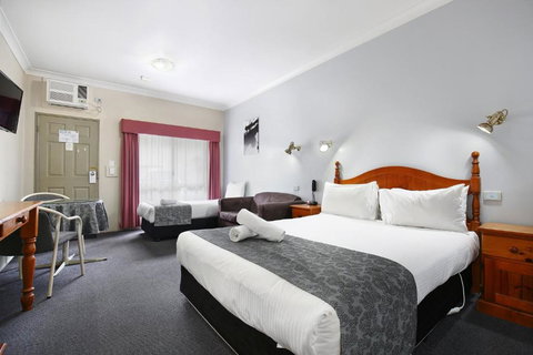 New England Motor Inn - Accommodation Yamba 2