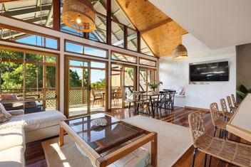 NEW Luxury Angourie Villa! Dream Location, WiFi ++ with Accommodation Yamba