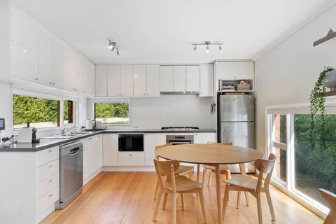 New Town Bungalow - A Leafy Family Haven - Accommodation Yamba 2