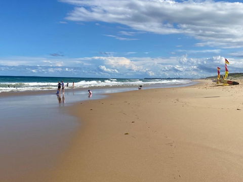 NEW Upmarket OCEAN 3Bed 2Bath Unit - 250m 2 BUDDINA BEACH! - Accommodation Yamba 1