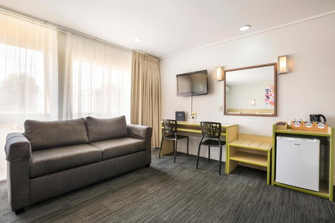 Nightcap At Coolaroo Hotel - Accommodation Yamba 2