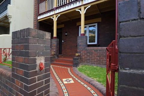Newtown Vibes With Pool & Parking - Accommodation Yamba 3