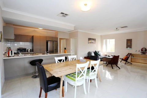 Nice And Neat House For Your Journey - Renovated - Accommodation Yamba 0