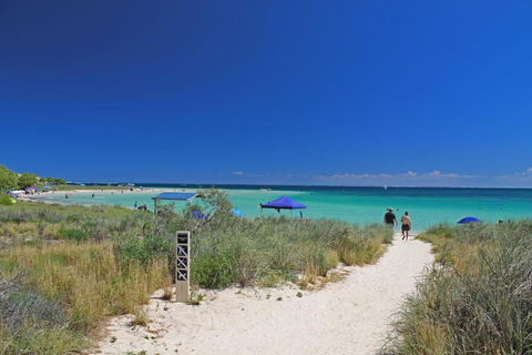 Ningaloo Club Backpackers - Accommodation Yamba 1