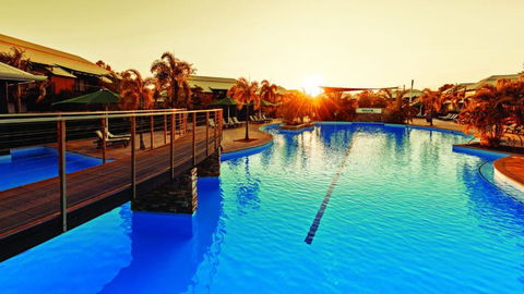Oaks Cable Beach Resort - Accommodation Yamba 1