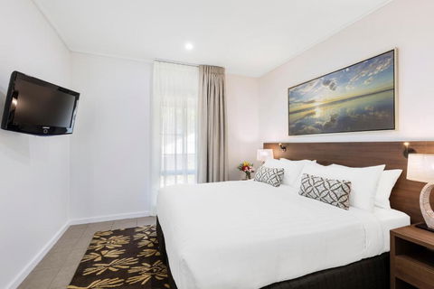 Oaks Cable Beach Resort - Accommodation Yamba 2