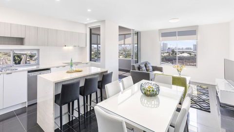 Oaks Brisbane Woolloongabba Suites - Accommodation Yamba 2