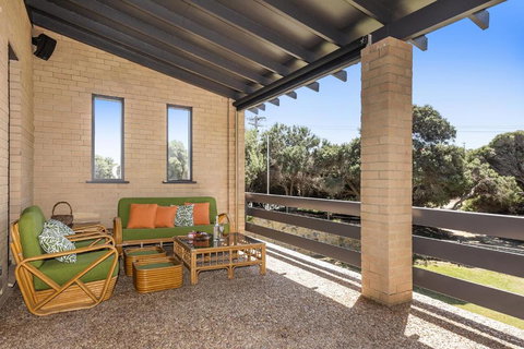 Ocean Close - Spacious Beach House - Accommodation Yamba 2