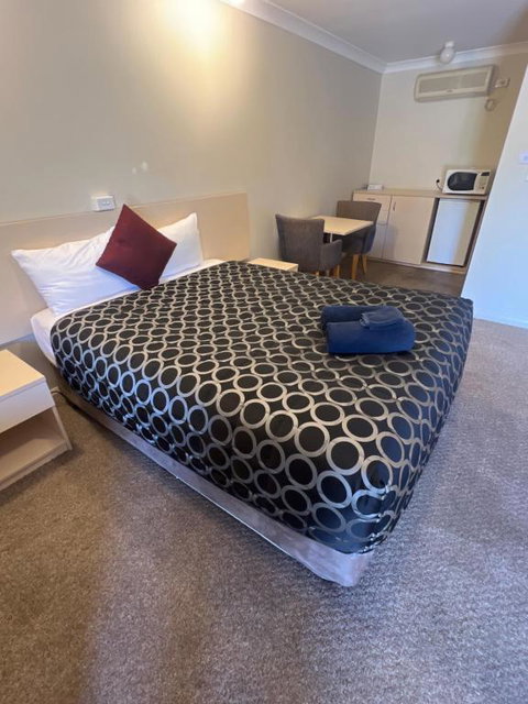 OVERLANDER MOTOR LODGE - Accommodation Yamba 1