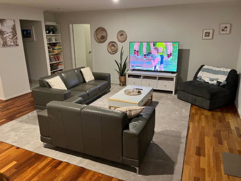 One Merino Panoramic Beach House Modern Sleeps 10 - Accommodation Yamba 1