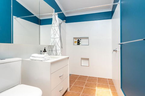 Peaceful 1BR Courtyard Unit In Quiet Dickson - Accommodation Yamba 3