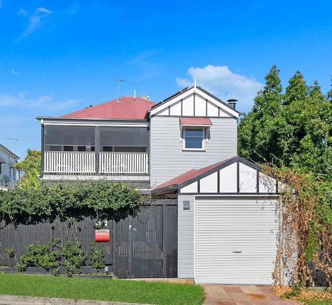 Paddington Cottage - A Classic Queenslander Stay - Accommodation Yamba 0