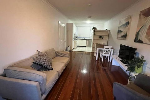 Paddington Pad With Back Deck And Free Car Space Close To Suncorp - Accommodation Yamba 1