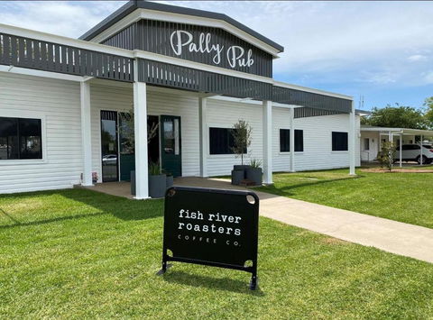 Pally Pub - Accommodation Yamba 0