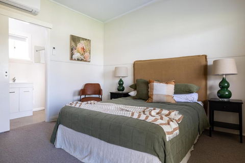Pally Pub - Accommodation Yamba 1