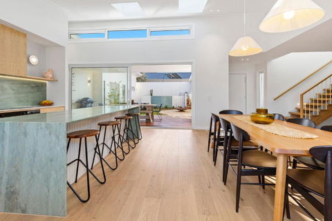 Palm Springs Hideaway - Accommodation Yamba 1