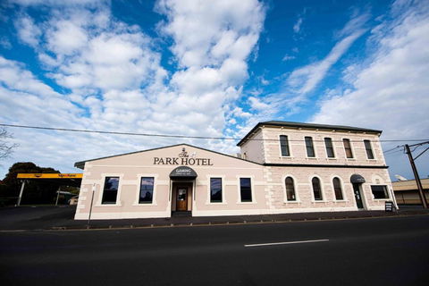 Park Hotel - Accommodation Yamba 0