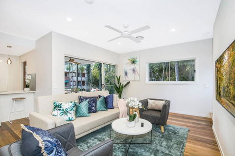 Park Avenue Townhouse Retreat Brisbane Sleeps 10 - Accommodation Yamba 3
