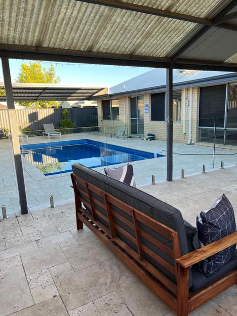 Parkside Pool Home In Aubin Grove - Accommodation Yamba 0