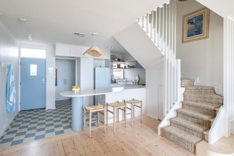 Pearl, Designer Beachfront Retreat, Semaphore Park - Accommodation Yamba 1