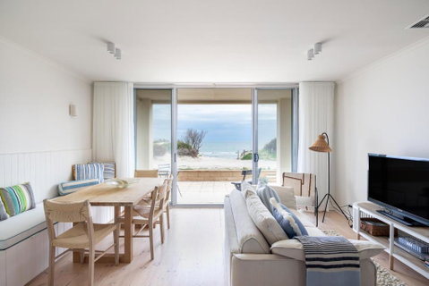 Pearl, Designer Beachfront Retreat, Semaphore Park - Accommodation Yamba 3