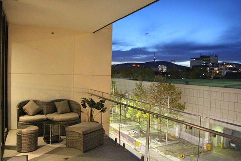Perfectly Located Modern Apartment - Canberra CBD - Accommodation Yamba 0