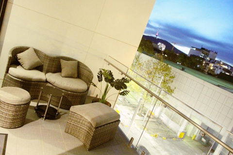 Perfectly Located Modern Apartment - Canberra CBD - Accommodation Yamba 3