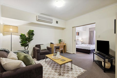 Perth Picture Perfect 1 BDR - Accommodation Yamba 1