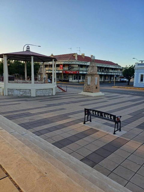 PETERBOROUGH HOTEL - Accommodation Yamba 1