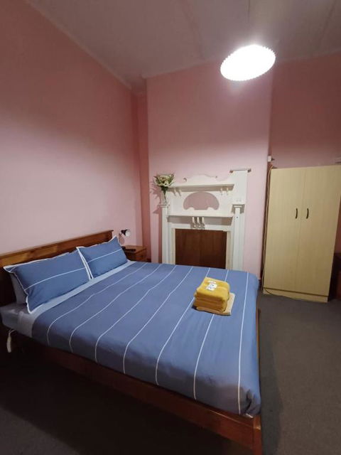 PETERBOROUGH HOTEL - Accommodation Yamba 2
