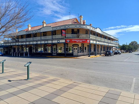 PETERBOROUGH HOTEL - Accommodation Yamba 0