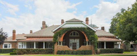 Petersons Armidale Winery And Guesthouse - Accommodation Yamba 0