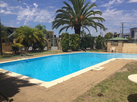 Platinum Motel - Accommodation Yamba 0