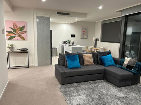 Plush Apartment On Mort - Accommodation Yamba 0