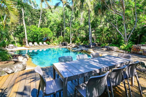 POINCIANA 101 HAMILTON ISLAND CENTRALLY LOCATED 3 BEDROOM, Plus BUGGY!! - Accommodation Yamba 1