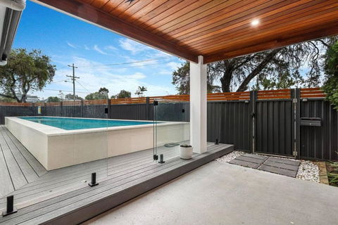 Pool House Hideaway - Accommodation Yamba 1