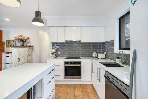 Pool House Hideaway - Accommodation Yamba 2