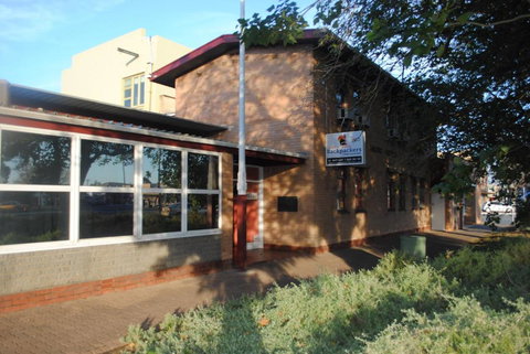 Port Adelaide Backpackers - Accommodation Yamba 1