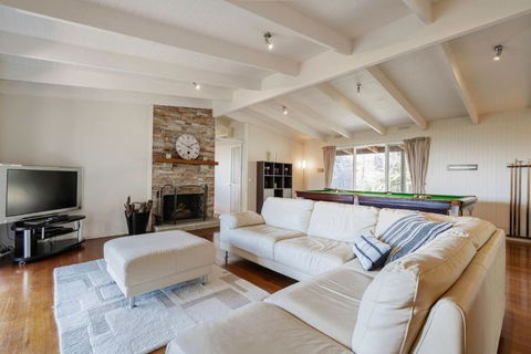 Port Philip Panorama - Bayview Retreat And Pool Bliss - Accommodation Yamba 0