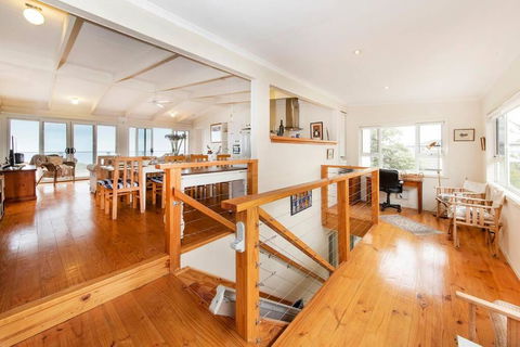 PORT WILLUNGA DREAMING A Beach Front Experience - Accommodation Yamba 2