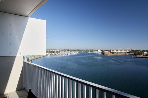 Portside On Honeysuckle - Accommodation Yamba 1
