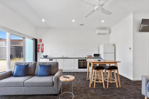 Port Lincoln Shark Apartment 4 - Accommodation Yamba 1