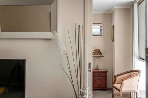 Quiet Apartment In Braddon ACT - Accommodation Yamba 1