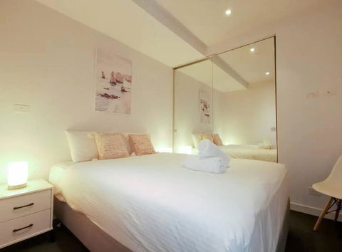 PR126-1 BR Comfy Stay Next To Station With FREE Parking - Accommodation Yamba 0
