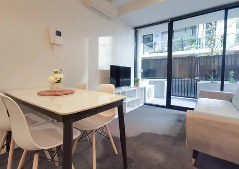 PR126-1 BR Comfy Stay Next To Station With FREE Parking - Accommodation Yamba 3
